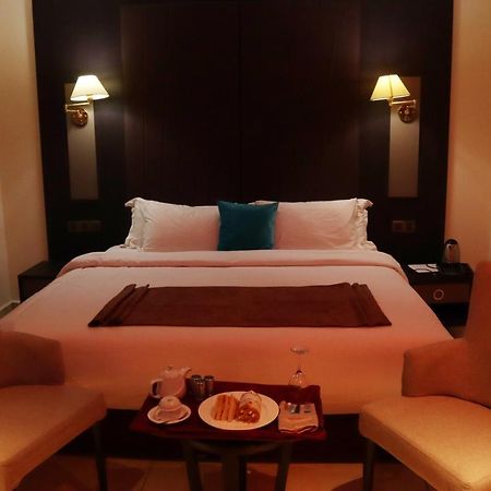 Monty Suites カラバル エクステリア 写真