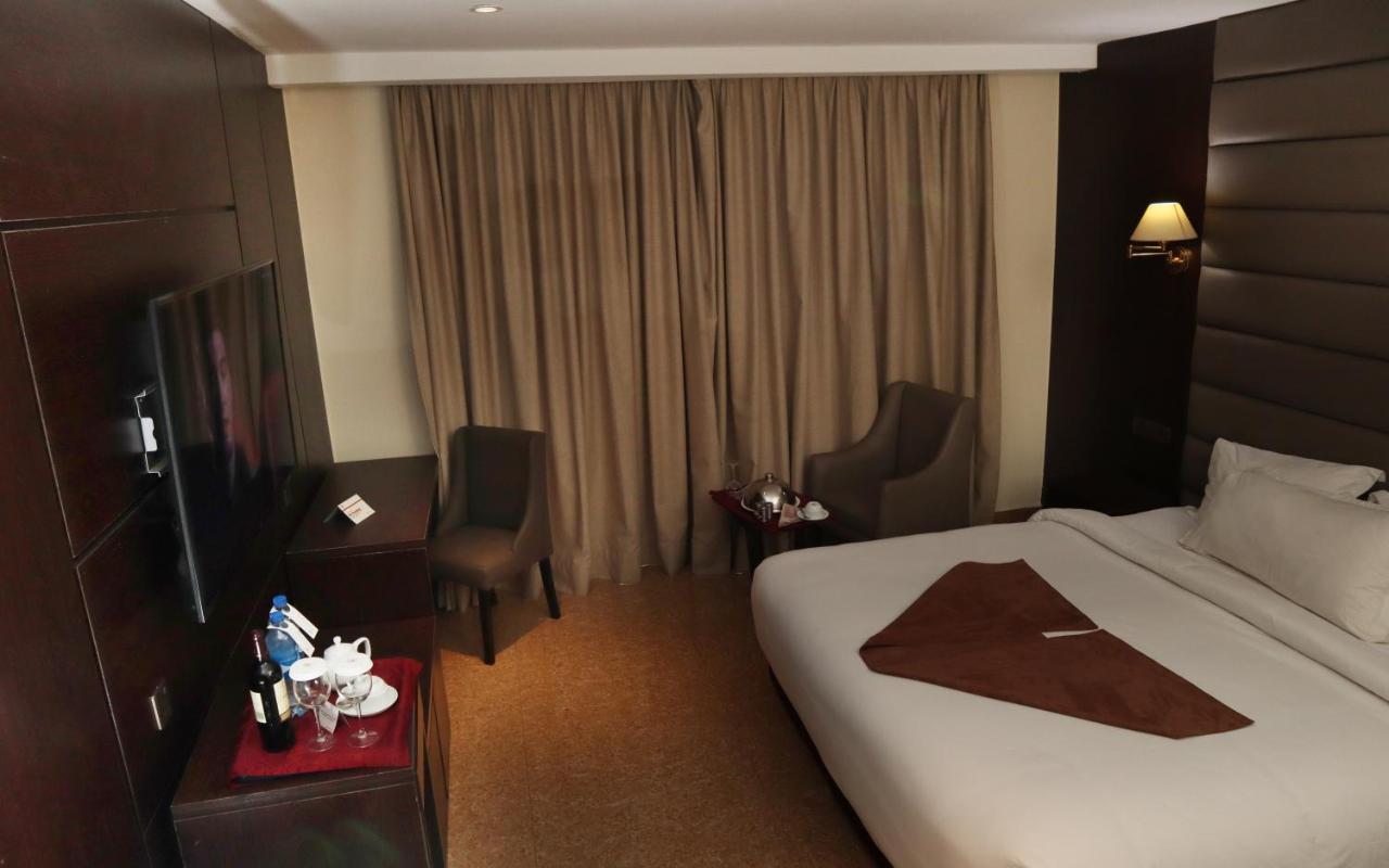 Monty Suites カラバル エクステリア 写真